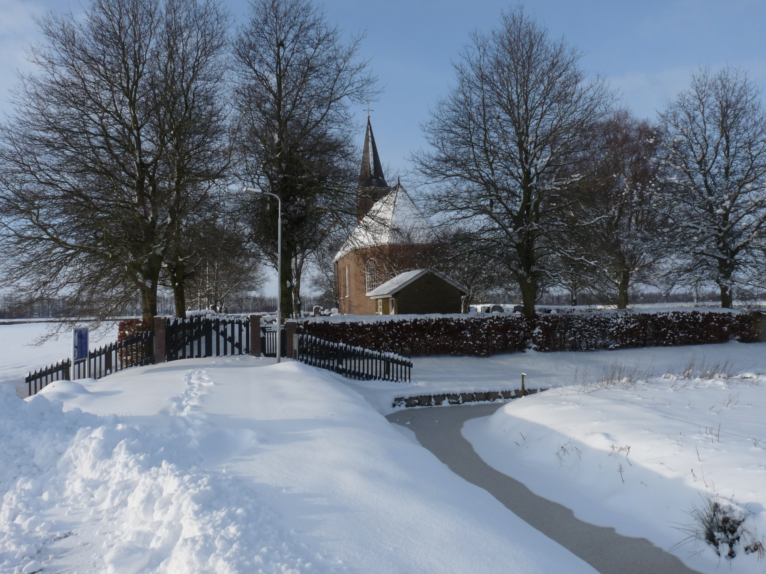 kapelle-fan-haskerdiken-yn-de-snie-klein-formaat-2-mb